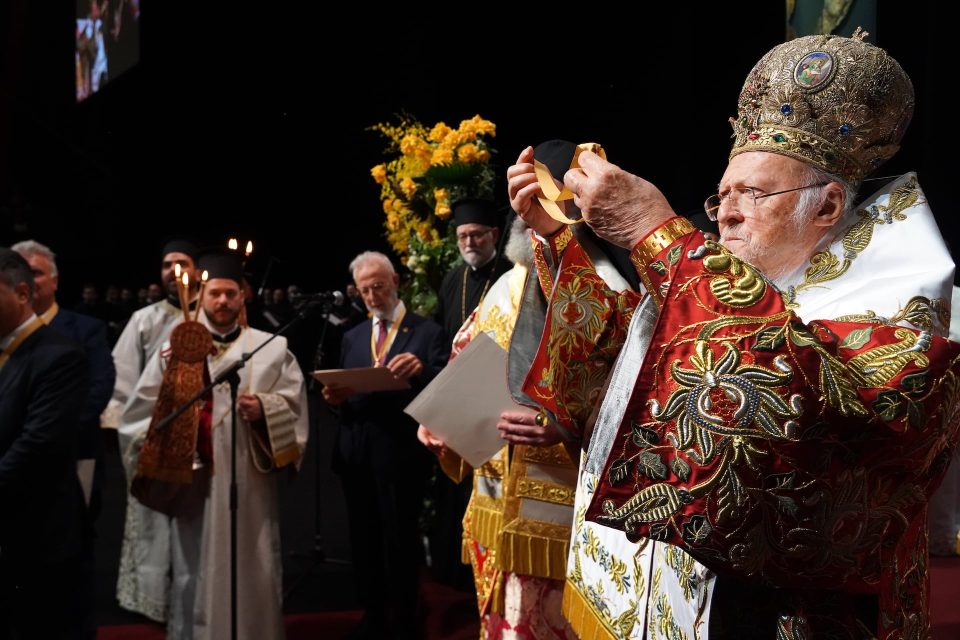 patriarch-bartholomew-praises-greek-diaspora-in-australia-visit