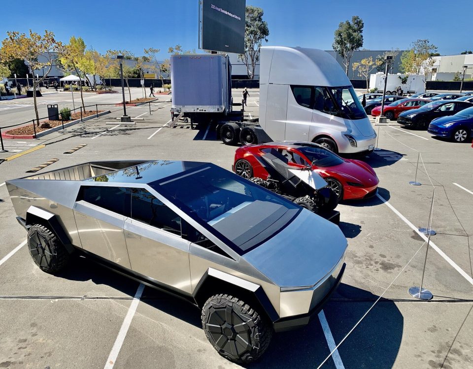 tesla-reveals-cybercab-and-surprise-robovan