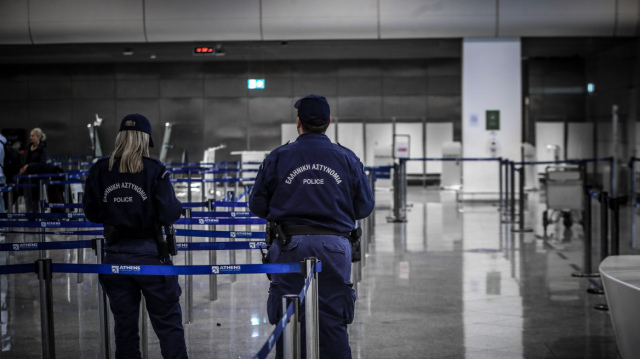 Συνελήφθη-στο-«Ελευθέριος-Βενιζέλος»-37χρονος-αλλοδαπός-–-Σε-βάρος-του-εκκρεμούσε-ευρωπαϊκό-ένταλμα-σύλληψης