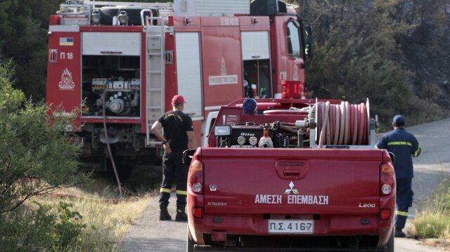 Φωτιά-στην-Τανάγρα-–-Επιχειρούν-3-αεροσκάφη-και-ένα-ελικόπτερο