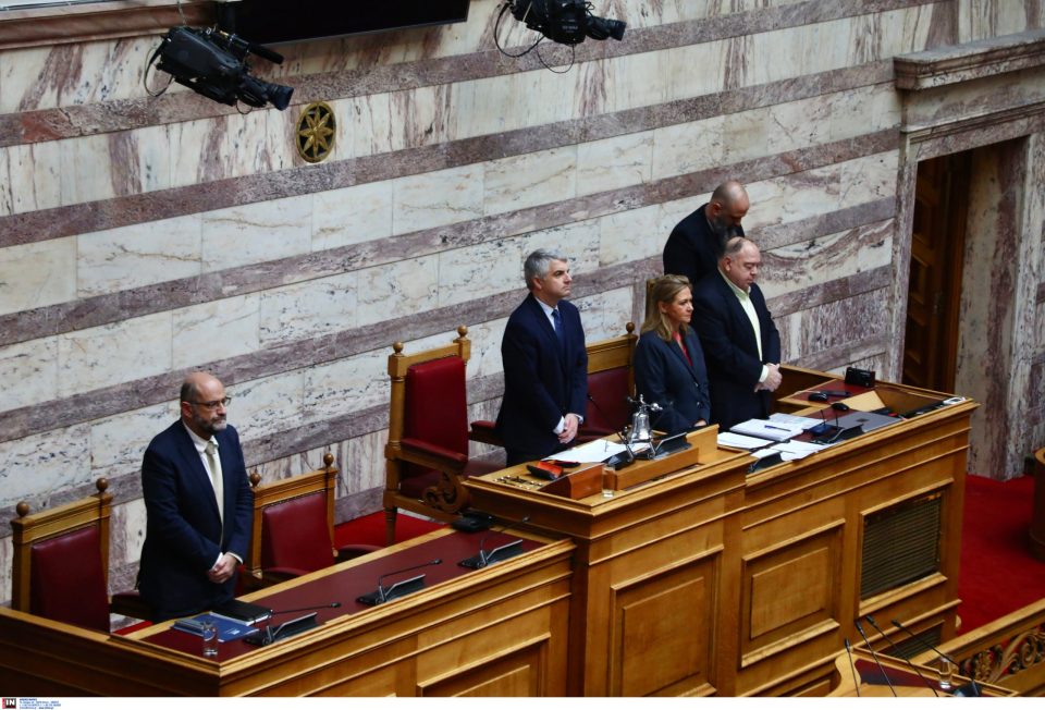 Βουλή:-Επετειακή-συνεδρίαση-της-Ολομέλειας-για-τα-51-χρόνια-από-την-εξέγερση-του-Πολυτεχνείου