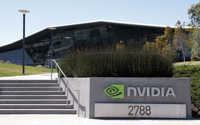 nvidia:-Υπερδιπλασίασε-τα-κέρδη-στο-γ’-τρίμηνο-–-“Φρένο”-στον-ρυθμό-αύξησης-των-εσόδων