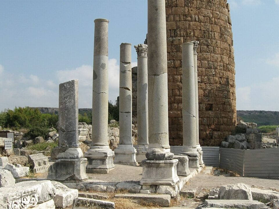 fountain-in-ancient-greek-city-of-perga-flows-again-after-1,800-years