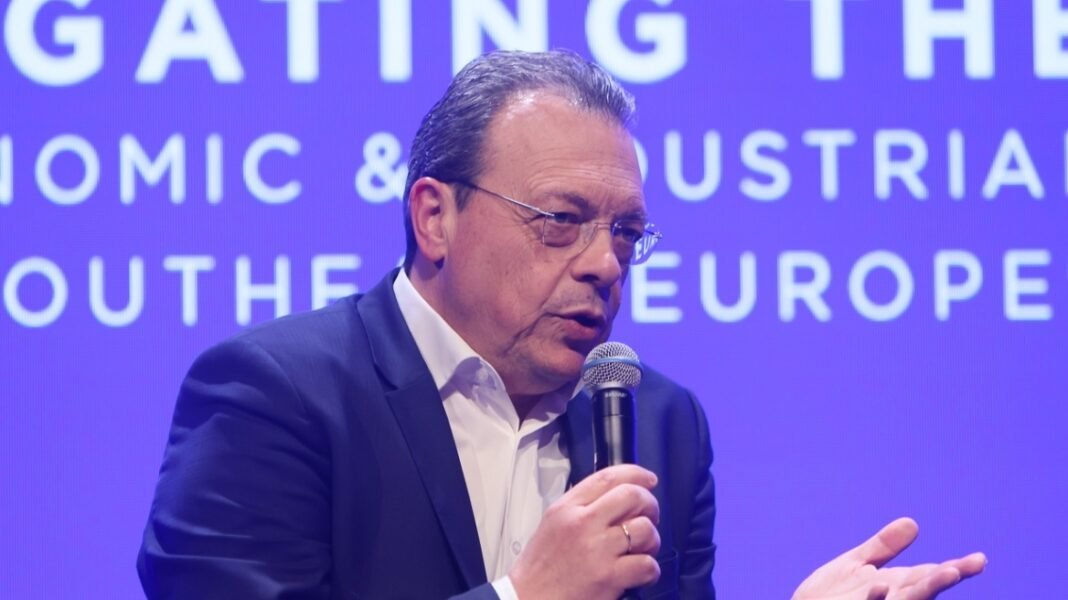 Μόνος ο ΣΥΡΙΖΑ ζητά εκλογές: Σε απόσταση ΠΑΣΟΚ, Νέα Αριστερά και Κίνημα Δημοκρατίας – Προβληματισμός για την Κωνσταντοπούλου