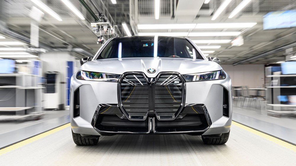 aναβάθμιση-για-την-ηλεκτρική-bmw-με-την-αυτονομία-των-700-χλμ.