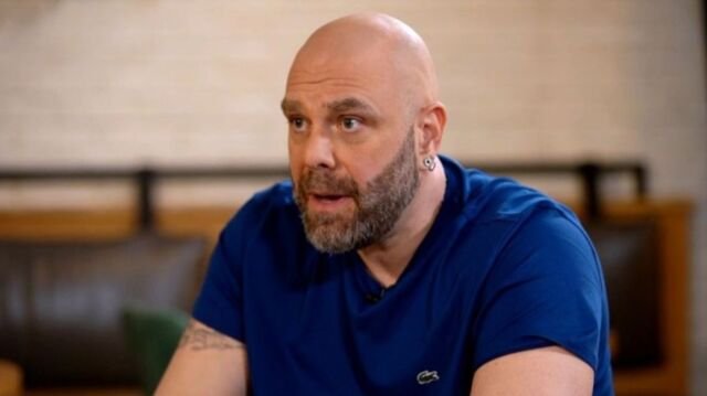 Μιχάλης-Κουινέλης:-Έχω-πολύ-άγχος-όταν-γράφω-τραγούδια-για-τη-γυναίκα-μου,-παίρνω-την-ευθύνη-για-την-καριέρα-της