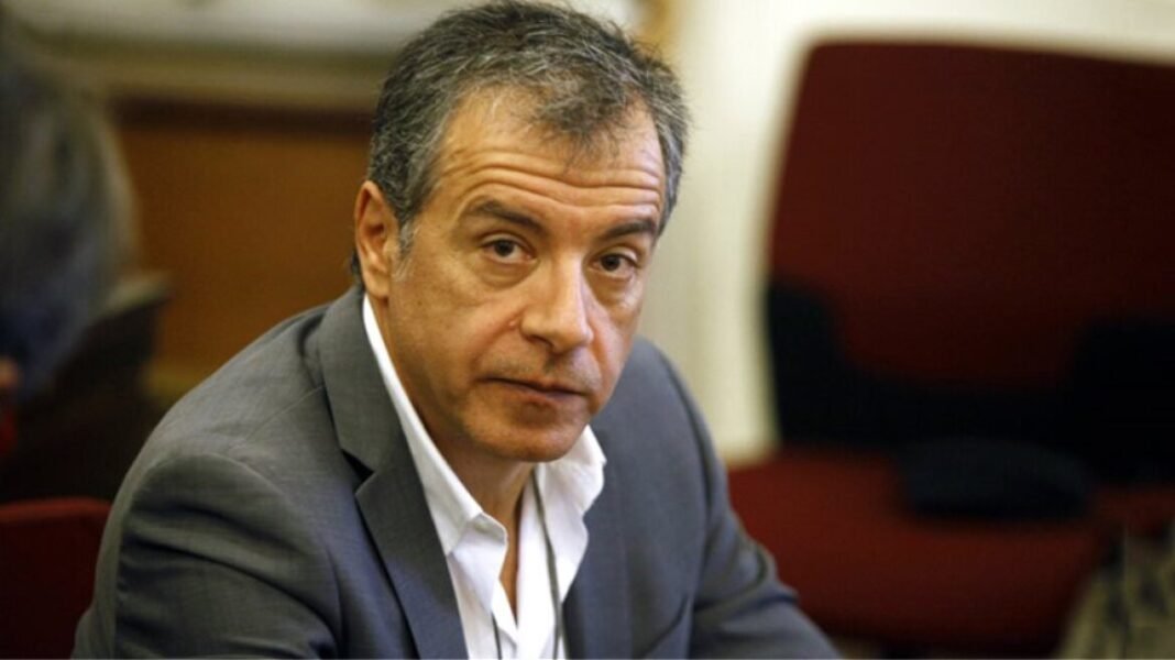 Η επετειακή ανάρτηση Θεοδωράκη για το Συμβούλιο των αρχηγών του 2015: Αν πλακωνόμασταν, θα έπρεπε να επιστρέψουμε στη δραχμή
