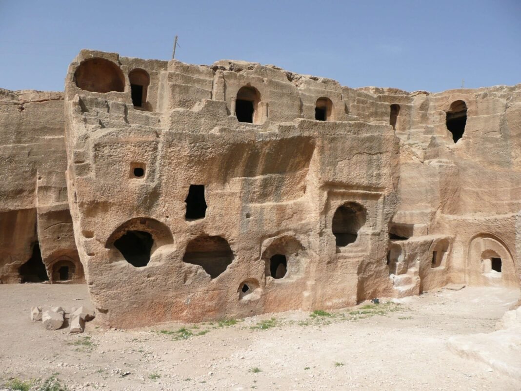 1,500-year-old-byzantine-mosaic-uncovered-in-ancient-city-of-dara-in-turkey