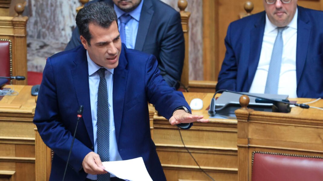Πλεύρης στη Βουλή: «Τέλος το παραμύθι με τις μωρομάνες» – Αντιδρά η αντιπολίτευση στα μέτρα για το μεταναστευτικό
