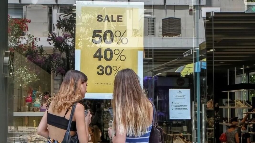 Θερινές-εκπτώσεις-2025:-Πότε-αρχίζουν,-ποια-Κυριακή-θα-είναι-ανοιχτά-τα-καταστήματα