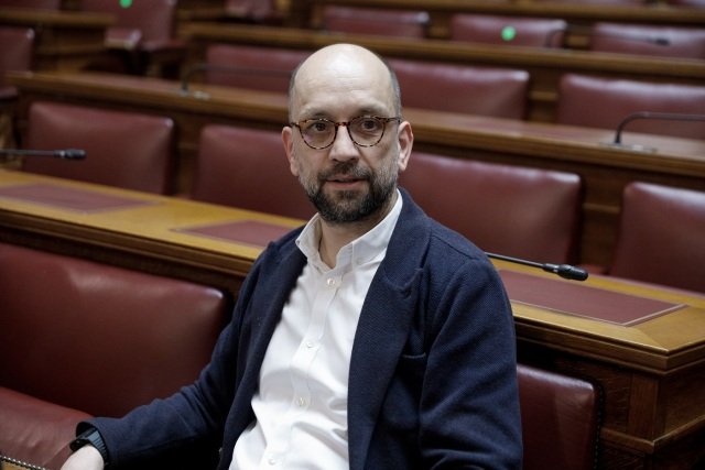 Μπάρκας:-Οι-απόψεις-Πλεύρη-αντιβαίνουν-το-Διεθνές-Δίκαιο,-ρατσιστική-η-στάση-της-Ευρώπης