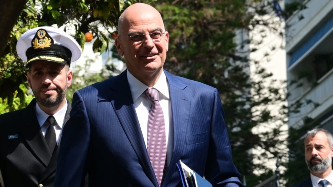 Δένδιας: Τηλεφωνική επικοινωνία με τον Αμερικανό υπουργό Άμυνας – Τον προσκάλεσε στην Αθήνα