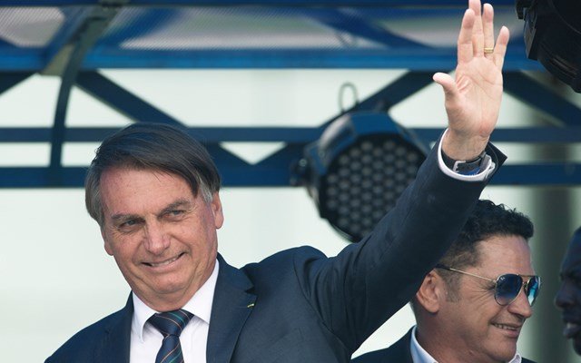 Βραζιλία:-Ο-Ζαΐρ-Μπολσονάρου-υποχρεώθηκε-να-φορέσει-ηλεκτρονικό-βραχιόλι