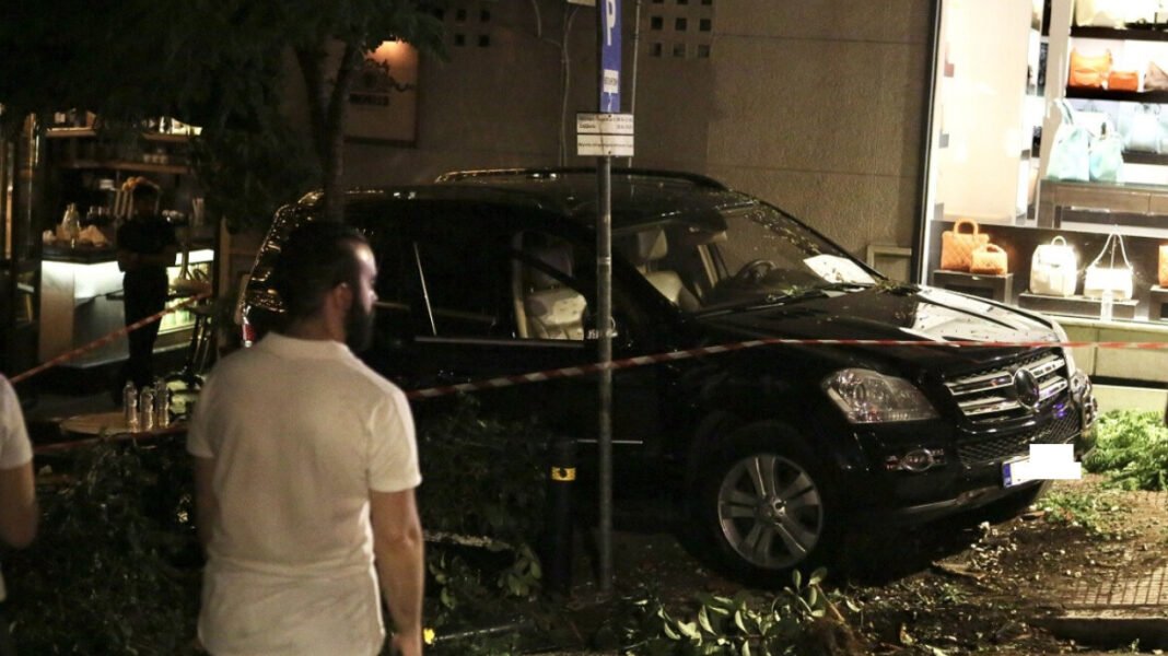 Προσφεύγουν-στη-Δικαιοσύνη-οι-τραυματίες-από-το-τροχαίο-στο-Κολωνάκι-–-Μιλούν-για-«εγκληματική-ανευθυνότητα»