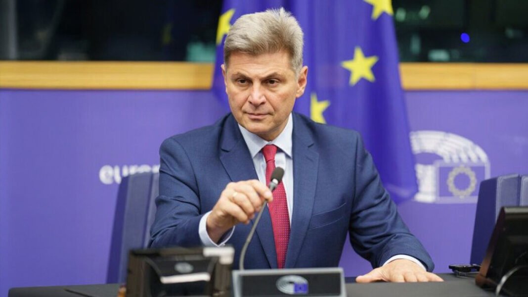 Ο Φαραντούρης αποκάλεσε «εγκληματική οργάνωση» την κυβέρνηση – ΝΔ: Έχει ο Φάμελλος το πολιτικό σθένος να τον διαγράψει; – Δείτε βίντεο
