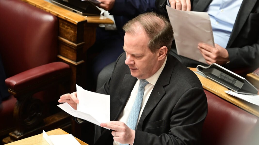 Σήμερα η ψήφιση του πορίσματος για την παραπομπή Καραμανλή στο Δικαστικό Συμβούλιο – Αντιδράσεις από την αντιπολίτευση