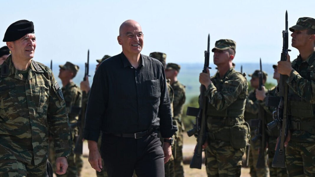 Καταργείται η θητεία σε Αεροπορία και Ναυτικό, όλοι στον Στρατό Ξηράς από το 2026 – Τι θα ανακοινώσει ο Δένδιας