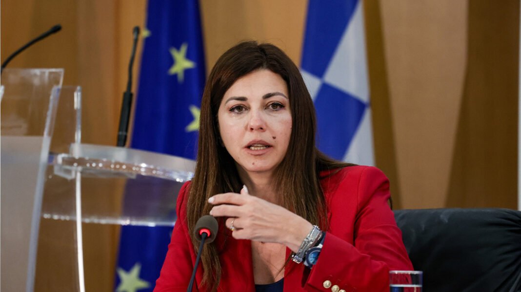Σοφία-Ζαχαράκη-για-τις-διαγραφές-μη-ενεργών-φοιτητών:-Καμία-υπαναχώρηση,-αλλά-επιβράβευση-της-συνεπούς-προσπάθειας