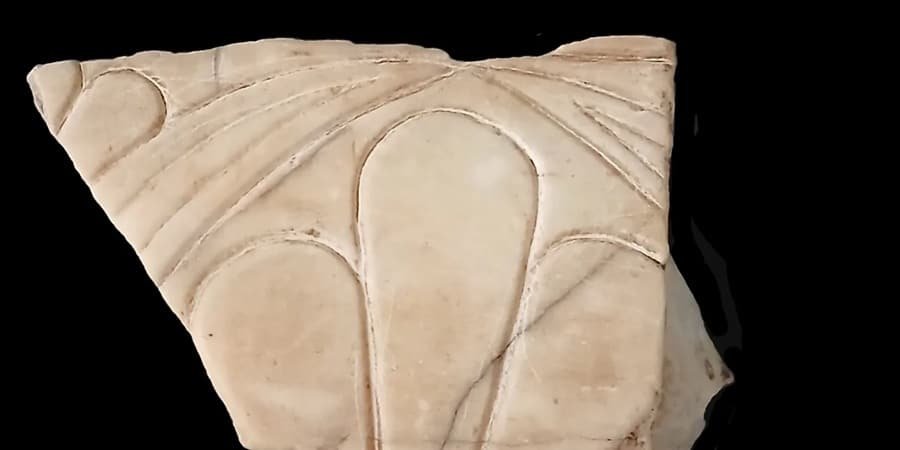 precious-acropolis-fragment-returns-home-from-chile