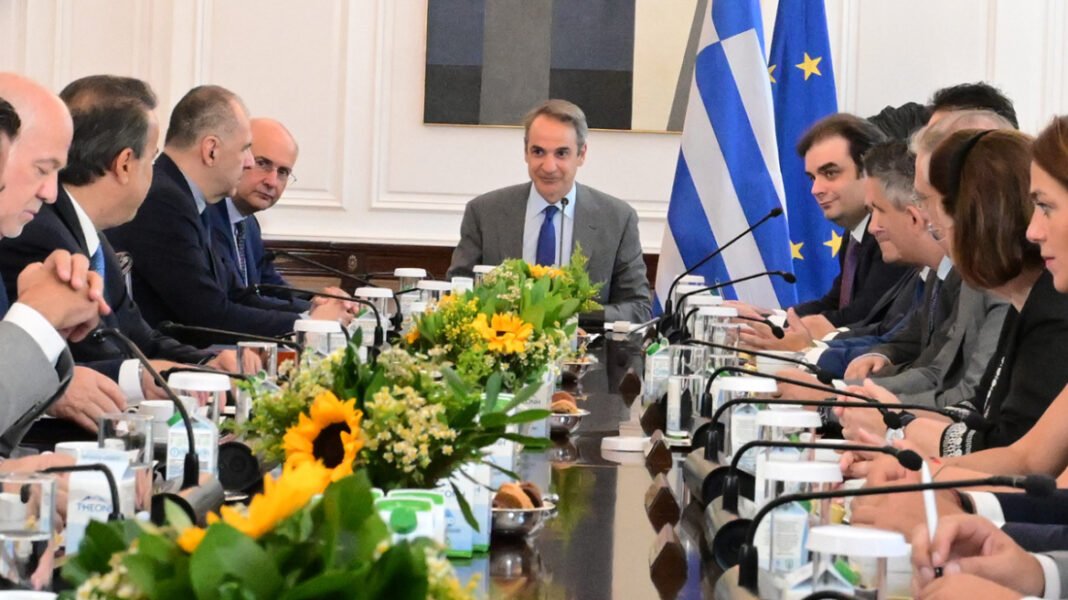 Μητσοτάκης: 25 μεταρρυθμίσεις έως τέλος της χρονιάς – Να μη χαθεί ούτε ευρώ από το Ταμείο Ανάκαμψης στους επόμενους 12 μήνες