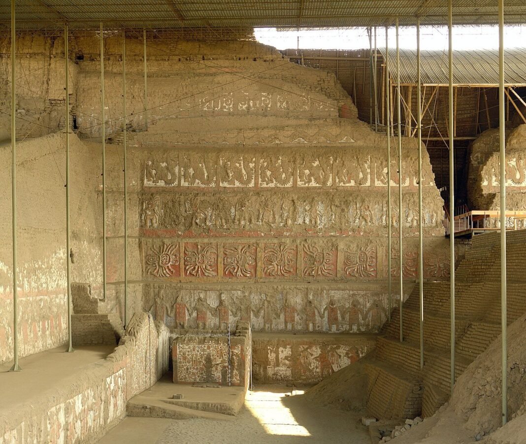 ancient-pre-columbian-mural-reliefs-discovered-in-peru