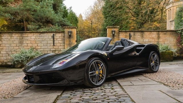 Η-ferrari-του-Στεφανάκη-και-τα-3-sec-επιτάχυνσης
