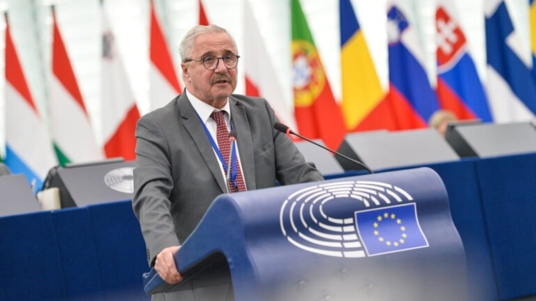 Ο απολογισμός του Γιάννη Μανιάτη για τον ένα χρόνο θητείας στο Ευρωπαϊκό Κοινοβούλιο