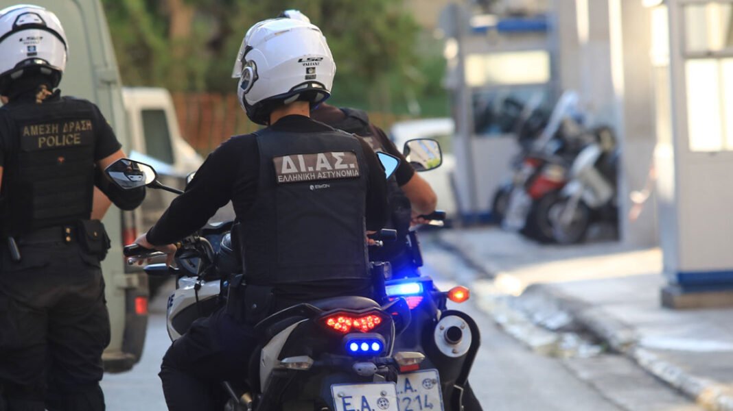 Πήλιο:-56χρονη-πάτησε-το-panic-button-για-να-ξεφύγει-από-τον-πρώην-σύζυγό-της-που-απειλούσε-να-τη-σκοτώσει