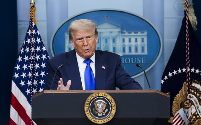 Μπαράζ-διαταγμάτων-από-Τραμπ:-Δασμοί-50%-σε-προϊόντα-χαλκού-–-Ανεβάζει-τους-δασμούς-στη-Βραζιλία-στο-50%-λόγω-Μπολσονάρου