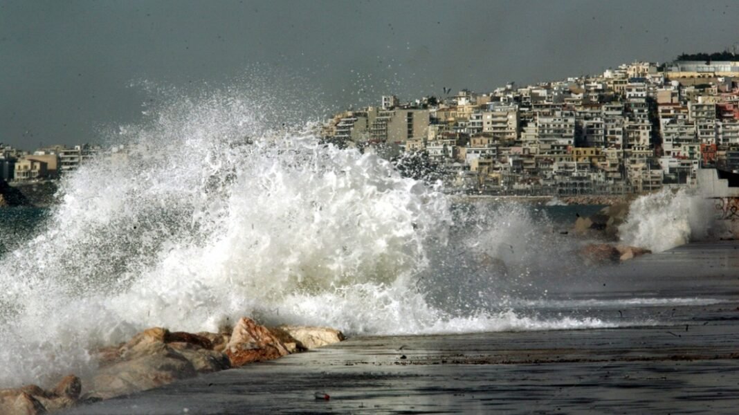 Καιρός:-Ισχυροί-βοριάδες-με-ριπές-που-άγγιξαν-τα-100-χιλιόμετρα-στην-Τήνο-το-Σάββατο