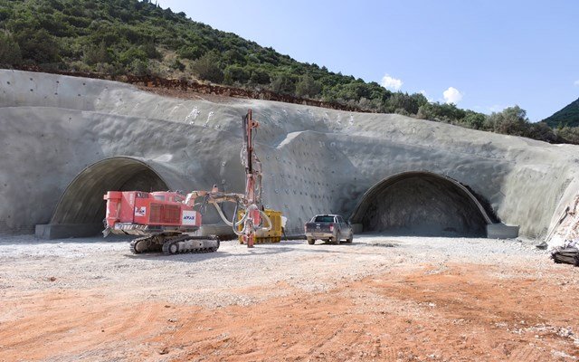 Μπράλος-–-Άμφισσα:-Παίρνει-μορφή-ο-νέος-δρόμος-των-δύο-σηράγγων-και-των-έξι-γεφυρών