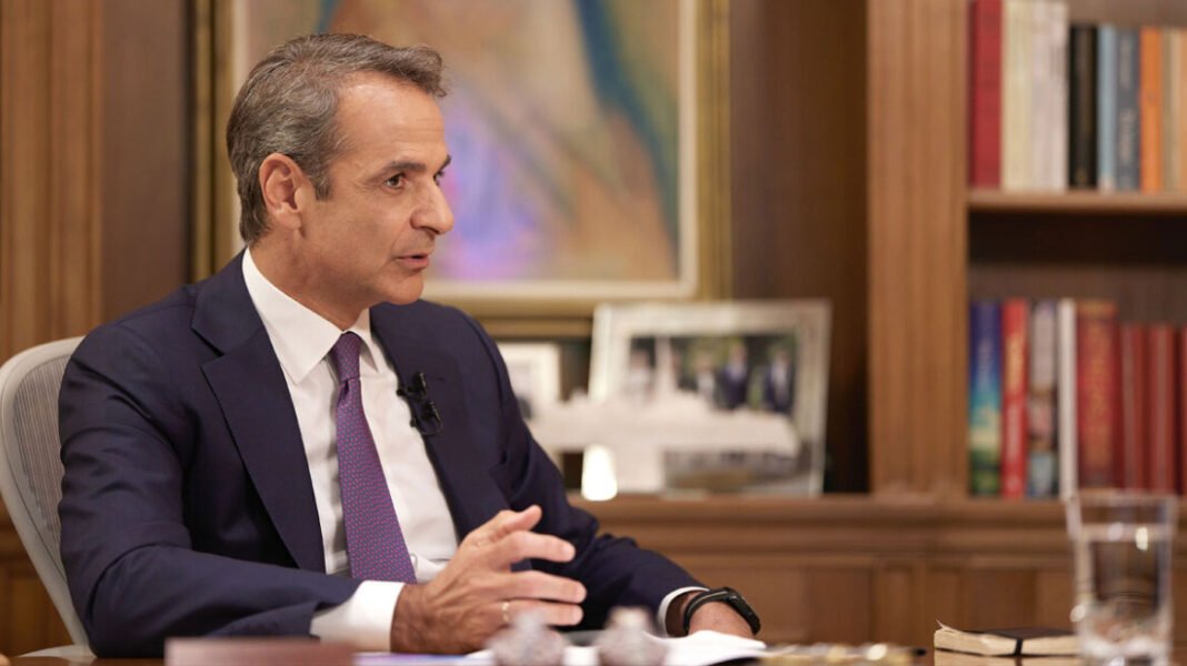 Ανασκόπηση Μητσοτάκη για αύξηση θέσεων εργασίας, Χρηματιστήριο, τον 15χρονο Δημήτρη αλλά και τη θερινή ανάπαυλα