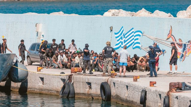 Πλεύρης-στο-bbc-για-το-μεταναστευτικό:-«Για-τους-επόμενους-3-μήνες-όποιος-εισέρχεται-στο-ελληνικό-έδαφος,-γνωρίζει-ότι-παραβιάζει-τον-νόμο»