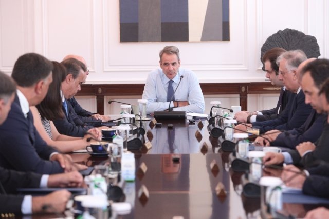 Τα-12-μέτρα-κατά-της-γραφειοκρατίας-–-Απλουστεύονται-άδειες,-κλείσιμο-επιχειρήσεων-και-επέκταση-βιομηχανιών