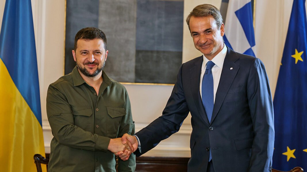 Τηλεφωνική επικοινωνία Μητσοτάκη με Ζελένσκι – Τι συζήτησαν για την αεροπορική άμυνα και την ανάκαμψη της Ουκρανίας