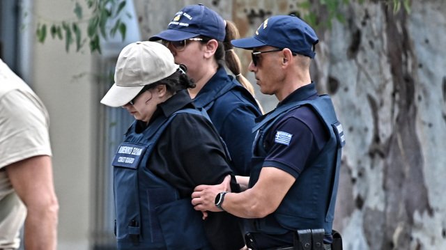 Προφυλακιστέα-η-32χρονη-Αλγερινή-για-τη-δολοφονία-της-3χρονης-κόρης-της