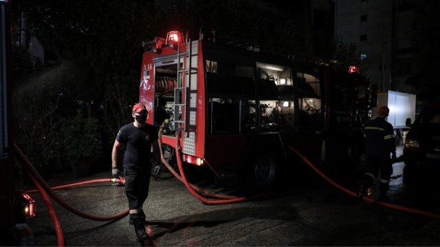 Υπό-έλεγχο-τέθηκε-η-φωτιά-σε-ξερά-χόρτα-στη-Λεωφόρο-Αθηνών