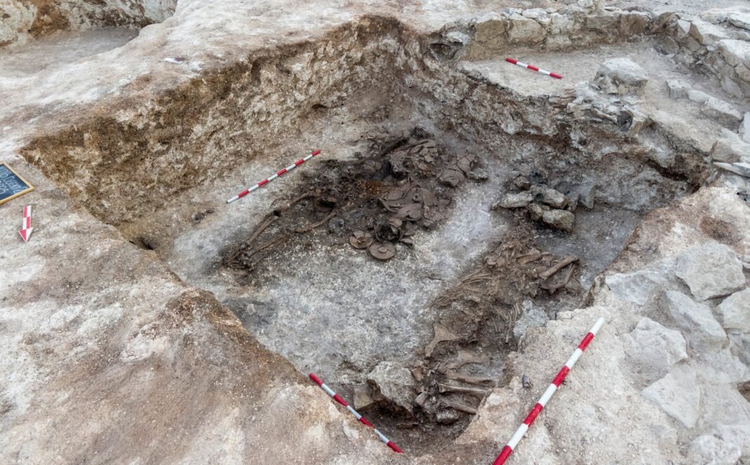 hellenistic-era-warrior-tomb-and-sanctuary-unearthed-in-bulgaria