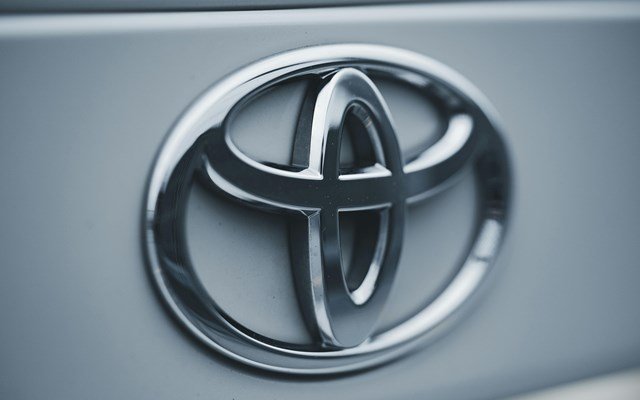 Η-toyota-μειώνει-τις-ετήσιες-προβλέψεις-της-και-προετοιμάζεται-για-δασμολογικό-πλήγμα-ύψους-$9,5-δισ.