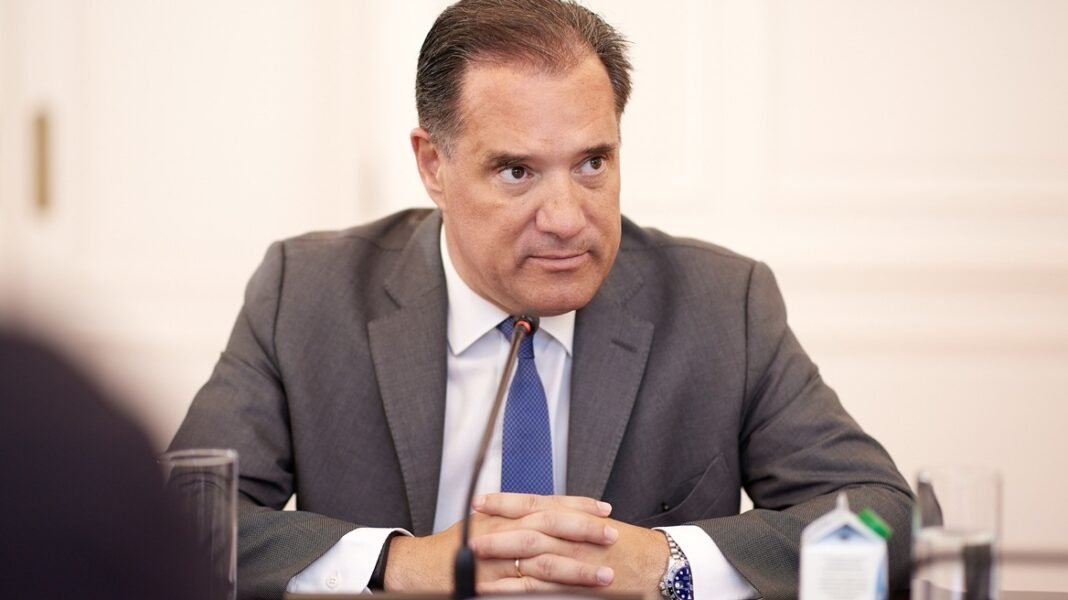 Απάντηση Γεωργιάδη στην ΠΟΕΔΗΝ για τις ελλείψεις στα Κέντρα Υγείας των νησιών: «Γενικά φέτος έχουμε τα λιγότερα κενά από κάθε άλλη χρονιά»