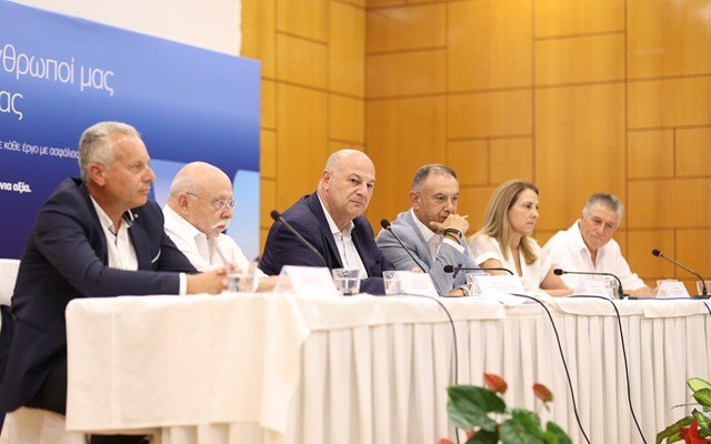 Έπεσαν-οι-υπογραφές-για-δύο-αρδευτικά-έργα-σε-Καρδίτσα-και-Φάρσαλα