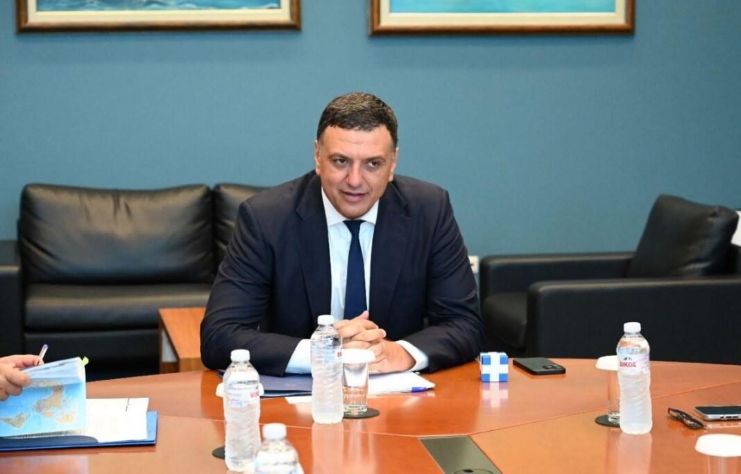 Κικίλιας:-«Με-το-νέο-νομοσχέδιο,-αισιοδοξούμε-σε-σημαντική-αύξηση-εισακτέων-και-κάλυψης-των-θέσεων-στις-Ακαδημίες-Εμπορικού-Ναυτικού»