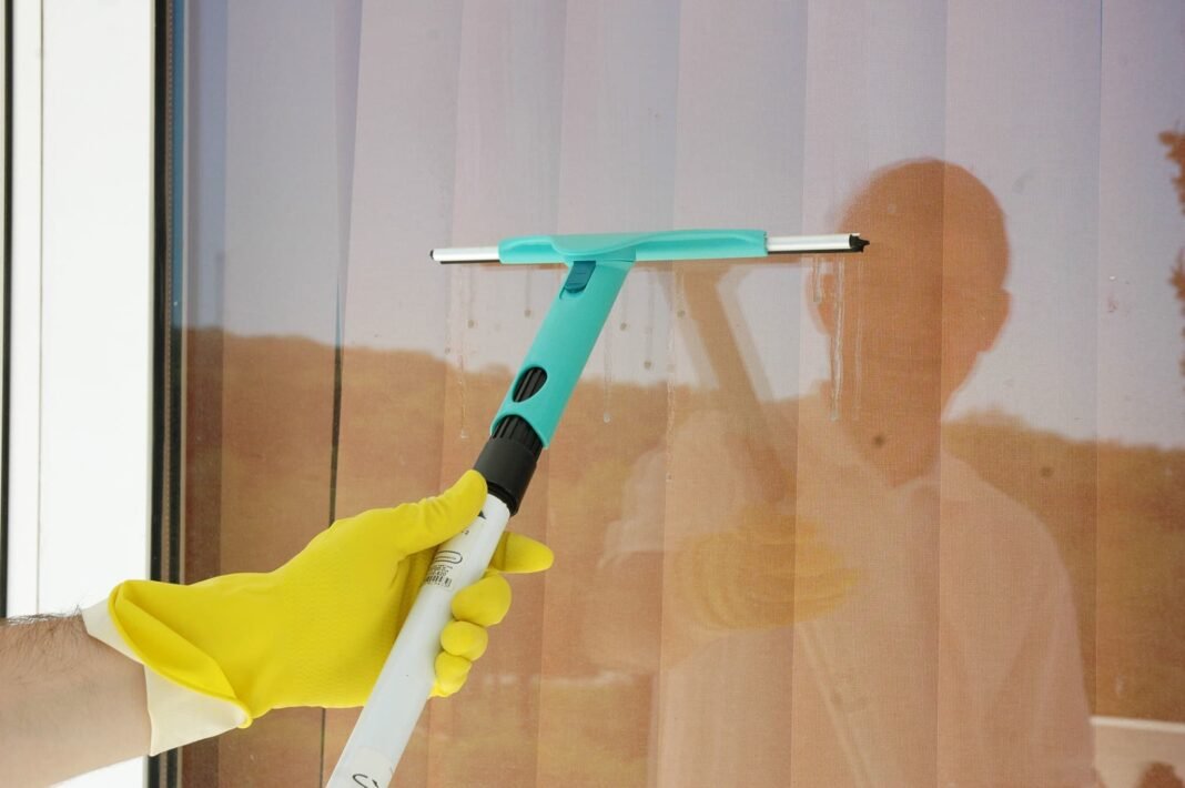 self-cleaning-glass-uses-electric-field-to-instantly-remove-dust