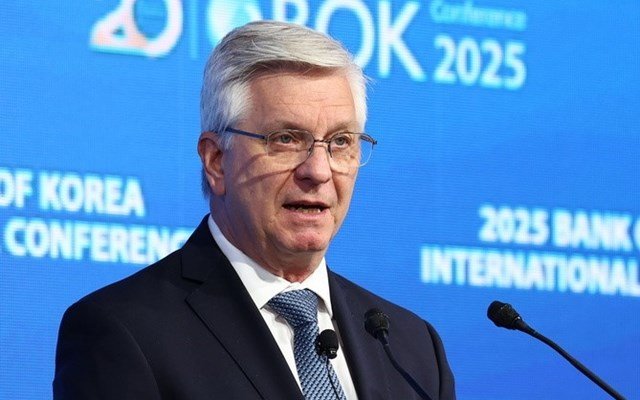 bloomberg:-Φαβορί-ο-Κρίστοφερ-Γουόλερ-για-τη-διαδοχή-Πάουελ-στο-“τιμόνι”-της-fed