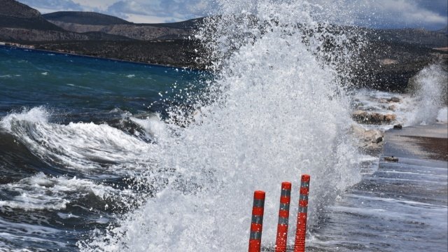 Καιρός:-Απαγορευτικό-απόπλου-από-Πειραιά,-Ραφήνα,-Λαύριο-λόγω-των-ανέμων-–-Τα-9-μποφόρ-φέρνουν-και-ακραίο-κίνδυνο-πυρκαγιάς-σε-3-Περιφέρειες