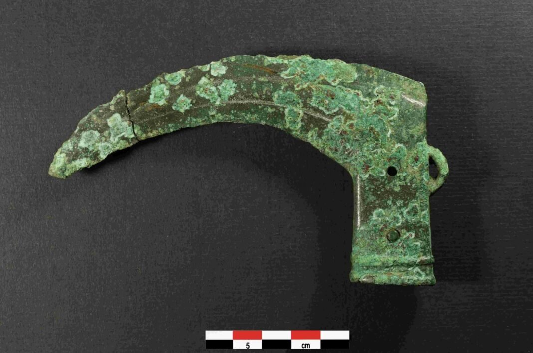 british-bronze-age-sickle-unearthed-in-france,-revealing-ancient-trade-links