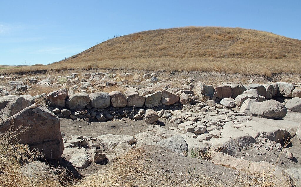 infant-remains-at-ancient-hittite-site-shed-light-on-burial-customs