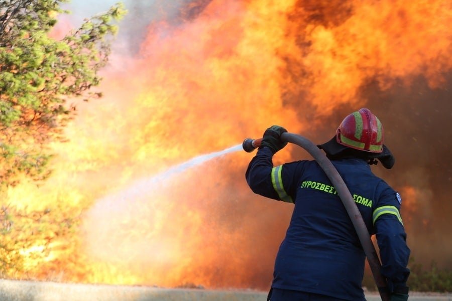 greece-contains-deadly-wildfires-amid-gale-force-winds