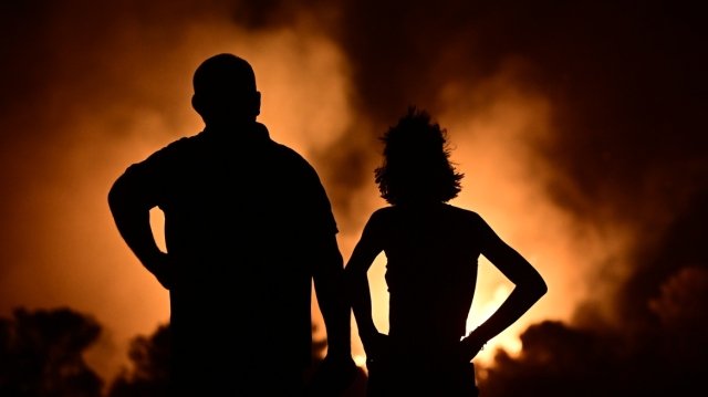 Έντεκα-χιλιόμετρα-σε-12-ώρες-διένυσε-η-φωτιά-στην-Κερατέα,-λέει-μετεωρολόγος