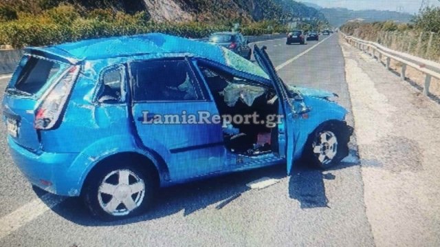 Τροχαίο-ατύχημα-στη-Φθιώτιδα-–-Τραυματίστηκε-η-οδηγός,-δείτε-φωτογραφίες